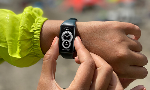 Huawei – Band 6 Smart Band